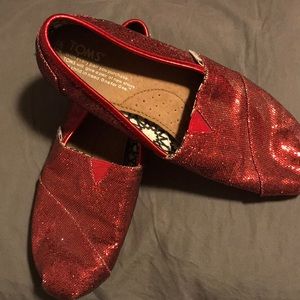 Sz 7.5 Sparkly Red Toms